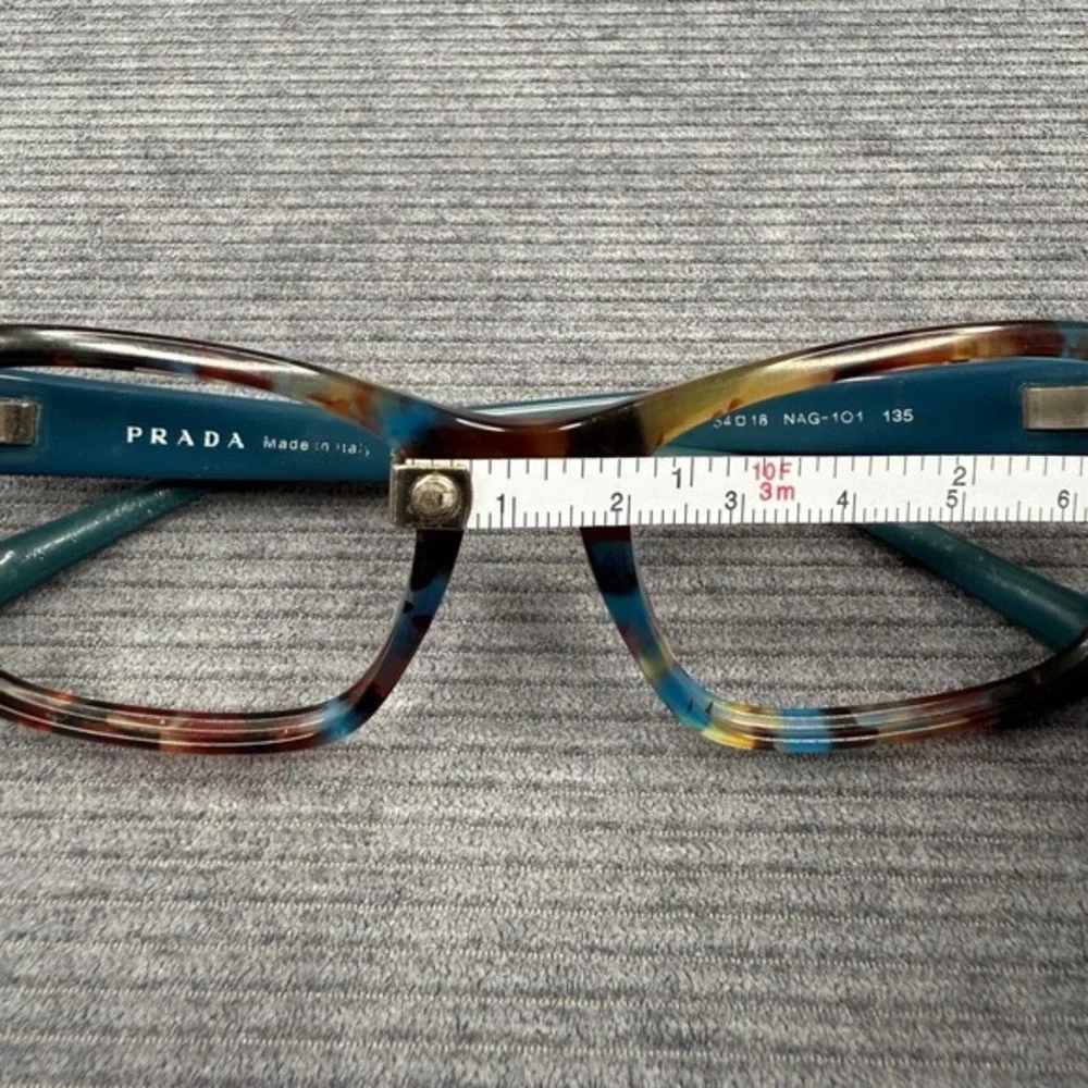 Prada eyeglasses feature